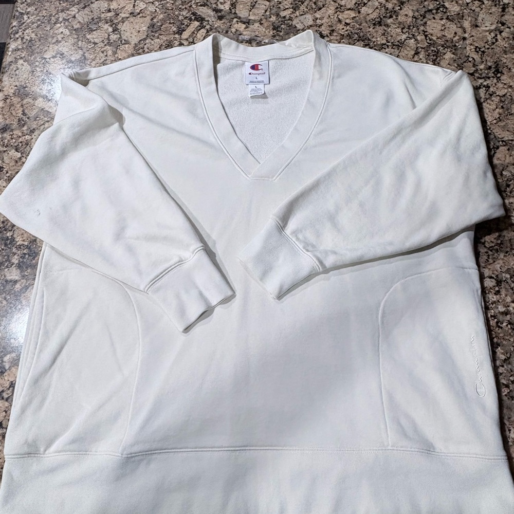 Champion Men's Cream V-Neck Sweater